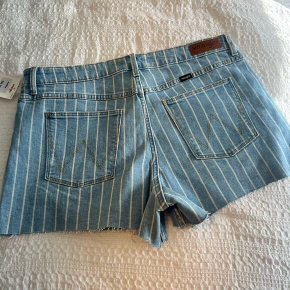 NWT Wrangler High-Rise Vintage 3" Shorts Blue and White Size 12 - Picture 2 of 7